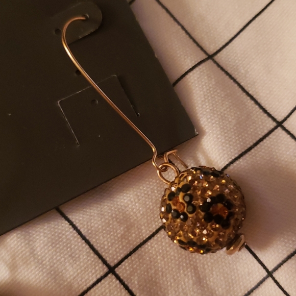 Earrings, leopard 🐆 print. - Picture 4 of 6